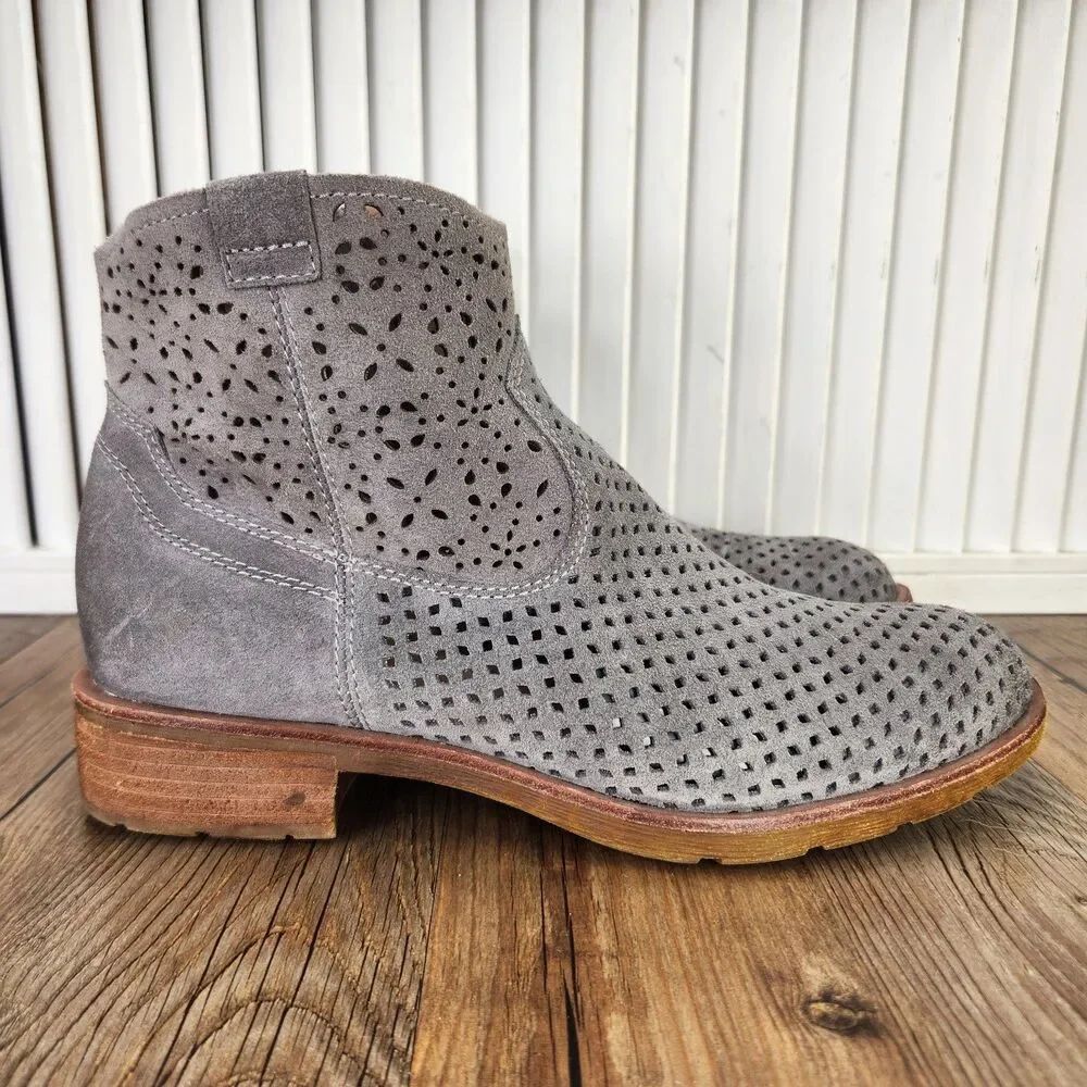 Sofft Brooklee Ankle Boots Women's 8.5 M Gray Laser Cut Suede Perforated Western